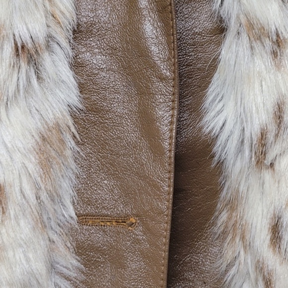 Sold - Picture 2 of 10